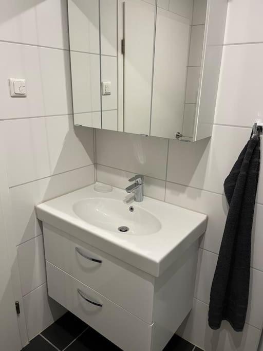 Neu Sanierte Wohnung Fuer 2-4 P Эшвеге Экстерьер фото