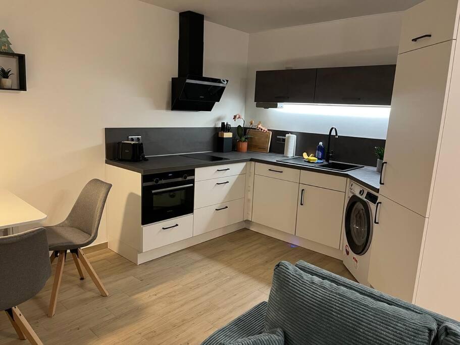 Neu Sanierte Wohnung Fuer 2-4 P Эшвеге Экстерьер фото