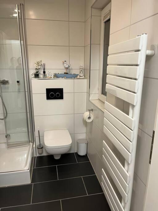 Neu Sanierte Wohnung Fuer 2-4 P Эшвеге Экстерьер фото