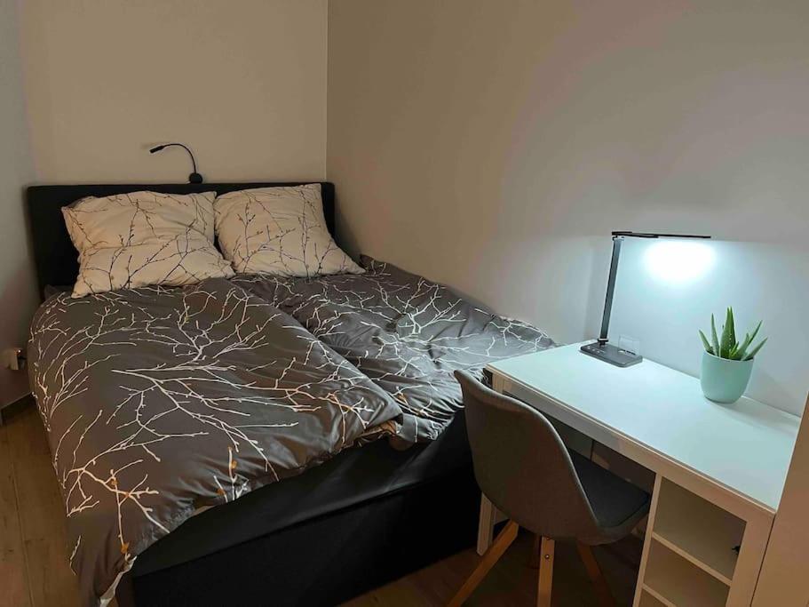 Neu Sanierte Wohnung Fuer 2-4 P Эшвеге Экстерьер фото