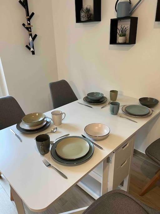 Neu Sanierte Wohnung Fuer 2-4 P Эшвеге Экстерьер фото